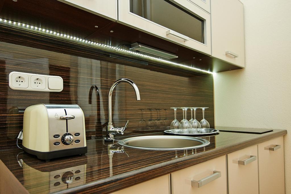 Luxury Apartment *